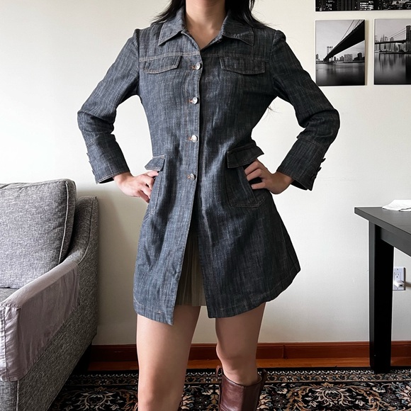 Vintage dark denim jacket with a 90s vibe - Picture 3 of 7